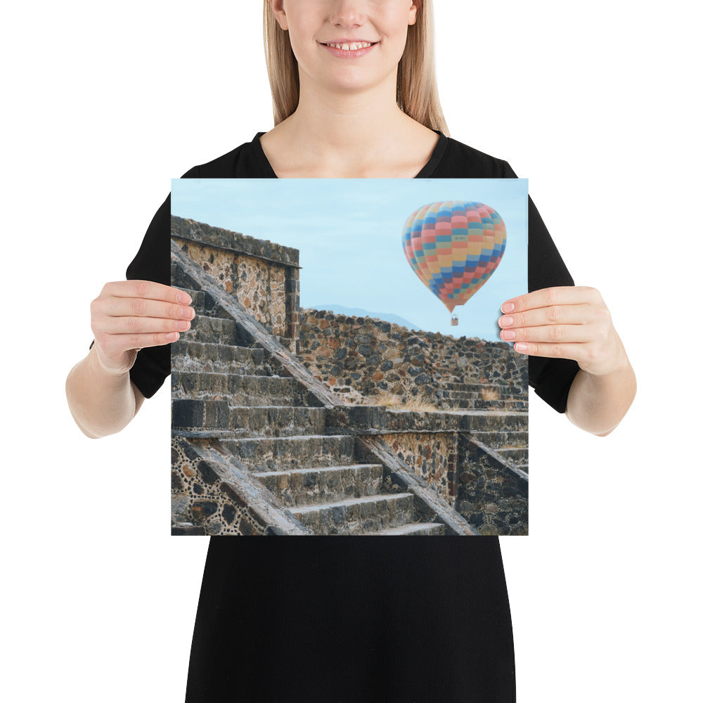 Balloon over Teotihuacan